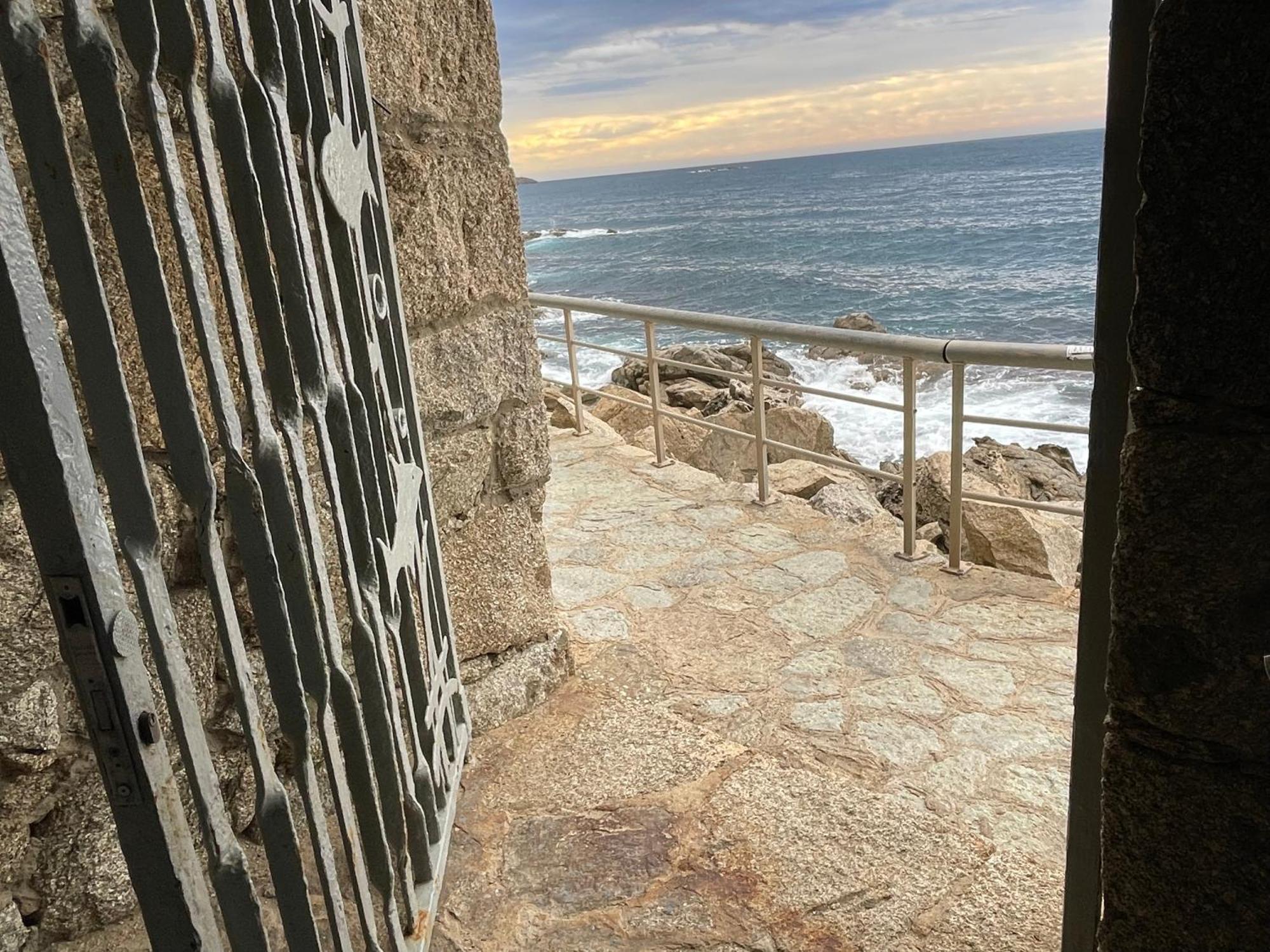 Magnifique Appartement En Front De Mer, Caneylles ロザス エクステリア 写真