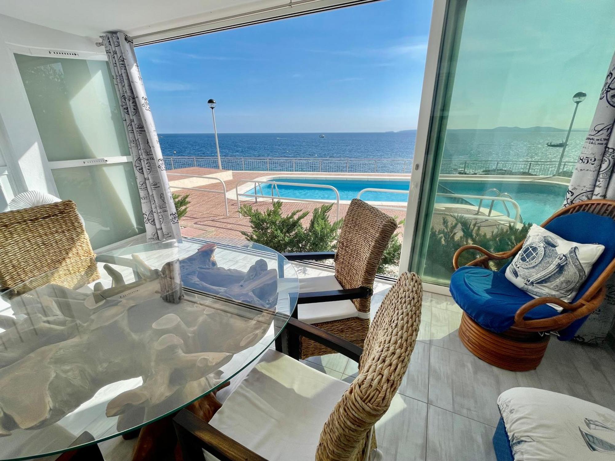 Magnifique Appartement En Front De Mer, Caneylles ロザス エクステリア 写真